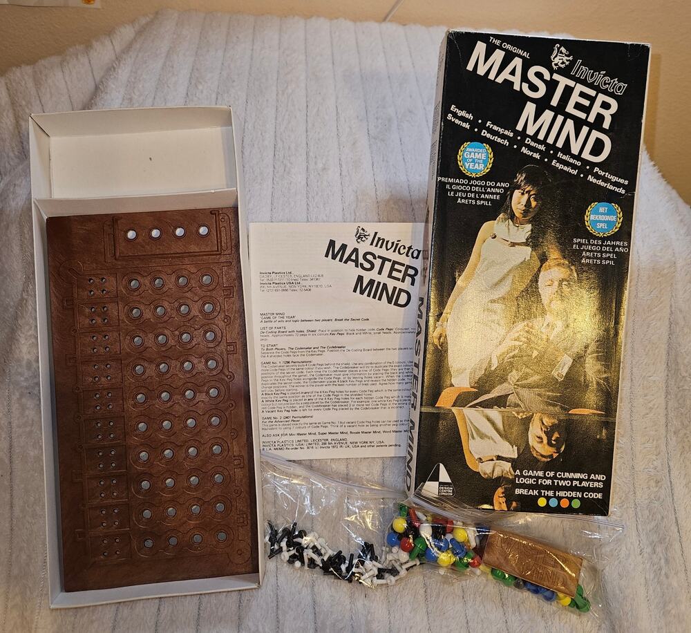 Vintage 1972 Invicta Master Mind The Original Code Breaking Game